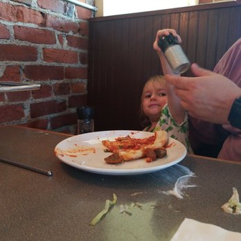 Dewey's Pizza - Kirkwood - Pizza Near Me - Kirkwood, Missouri