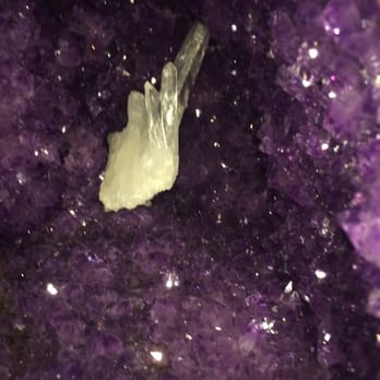 Pura Healing - Beautiful amethyst geode - Acupuncture Near Me - Manhattan Beach, California Pura Healing - Beautiful amethyst geode - Acupuncture Near Me - Manhattan Beach, California