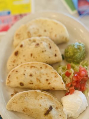 Chuy's by null
