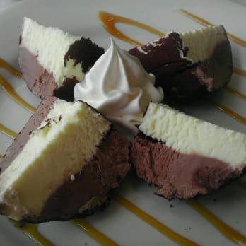 Botticelli Ristorante - a plate of desserts - Italian Near Me - Vaughan, Ontario Botticelli Ristorante - a plate of desserts - Italian Near Me - Vaughan, Ontario