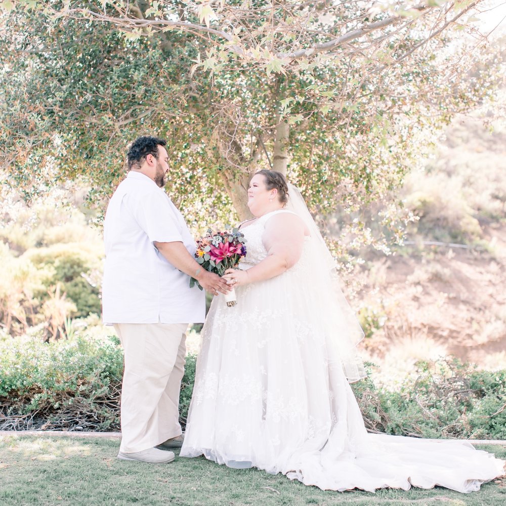 Lily Tapia Photography - first look - Session Photography Near Me Lily Tapia Photography - first look - Session Photography Near Me