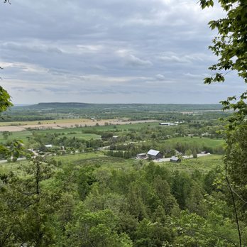 Rattlesnake Point - Landmarks & Historical Buildings Near Me - Milton, Ontario Rattlesnake Point - Landmarks & Historical Buildings Near Me - Milton, Ontario