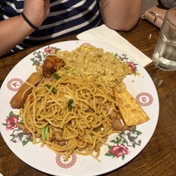 Golden China - Chicken Chow Mein lunch portion