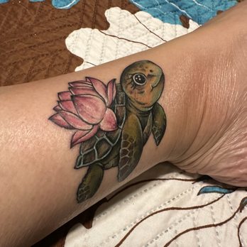 Monarch Tattoo Studio - My green sea turtle - Tattoo Near Me - Hauula, Hawaii Monarch Tattoo Studio - My green sea turtle - Tattoo Near Me - Hauula, Hawaii