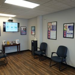 Test Smartly Labs of Kansas City - Waldo - Large Test Smartly Labs lobby to accommodate spacing and social distancing.