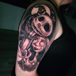 Amanda Banx did an amazing job. I absolutely love the outcome. The Skull Museum is a very modern and hip tattoo shop. It's a must. Amanda Banx did an amazing job. I absolutely love the outcome. The Skull Museum is a very modern and hip tattoo shop. It's a must.