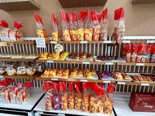 Red Ribbon Bakeshop by null
