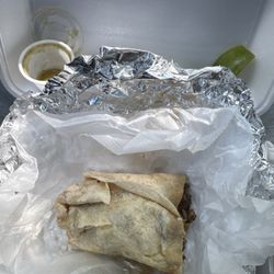 Tamales y Tacos Mi Chula - Burrito de asada