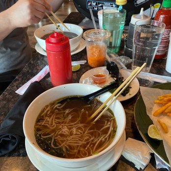 575 Bistro - Seafood Near Me - Kennesaw, Georgia