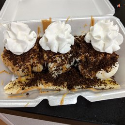 Traditional Banana Split