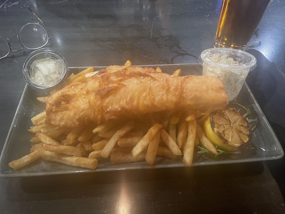 FORKLIFT & PALATE Updated October 2024 81 Photos & 70 Reviews 75