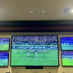 Tuscan Cove Bar & Patio - Main TVs.. lots more around and by the bar