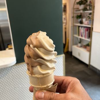 Vaca's Creamery - Soft serve - Ice Cream & Frozen Yogurt Near Me - Chicago, Illinois Vaca's Creamery - Soft serve - Ice Cream & Frozen Yogurt Near Me - Chicago, Illinois
