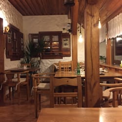 Heuriger zum Kuruzzen - Very nice and original. Great food at a great price. Made for locals, true Austrian!