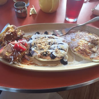 Snooze, an A.M. Eatery - Gluten free pancake and French toast flight. - Breakfast & Brunch Near Me - Lone Tree, Colorado