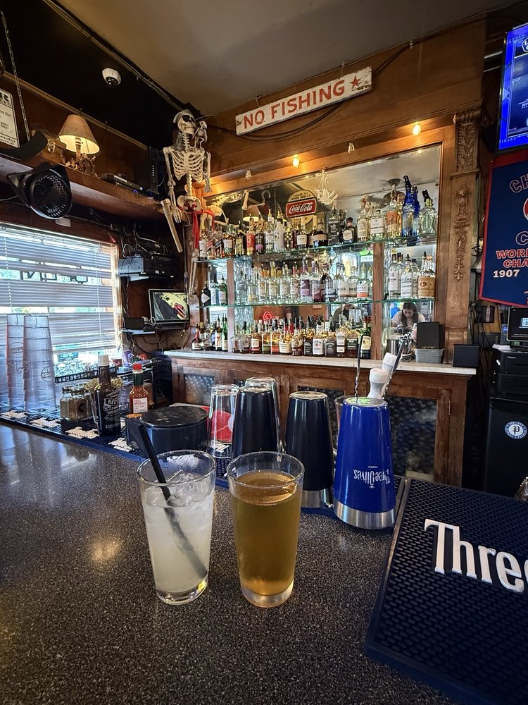 The Ship Tavern Logo