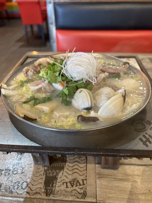 Tawian Hotpot by null