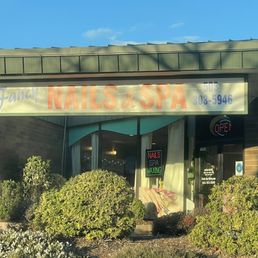 Fancy nails storefront