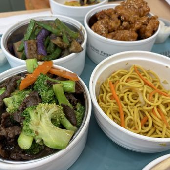 Urban Feast - Beef & Broccoli Garlic Eggplant & green beans Sesame Orange Chicken Chow Mien - Chinese Near Me - Cerritos, California Urban Feast - Beef & Broccoli Garlic Eggplant & green beans Sesame Orange Chicken Chow Mien - Chinese Near Me - Cerritos, California
