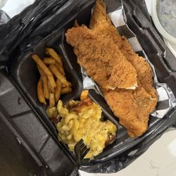 Da Menu - Fried fish, macaroni and cheese and some fries