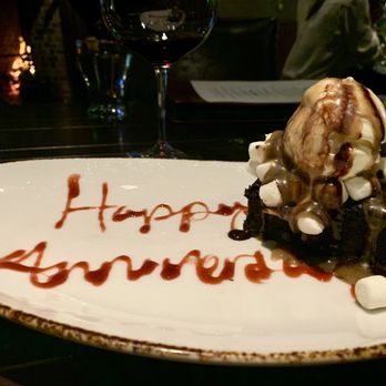 The Hunt Room - S'mores brownie dessert - Cocktail Bars Near Me - Virginia Beach, Virginia The Hunt Room - S'mores brownie dessert - Cocktail Bars Near Me - Virginia Beach, Virginia