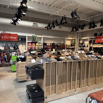 DSW Designer Shoe Warehouse - Shoe Stores Near Me - Paramus, New Jersey