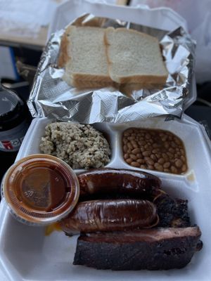 Charlie's Bar B Que & Catering by null