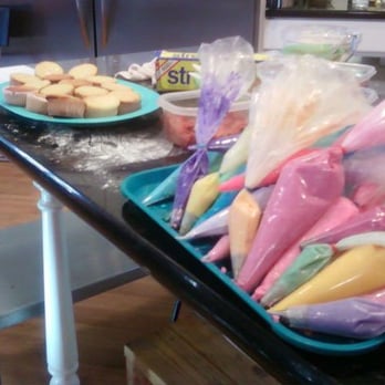 Cucina Bambini - cupcakes and icing - Cooking Classes Near Me - San Jose, California Cucina Bambini - cupcakes and icing - Cooking Classes Near Me - San Jose, California