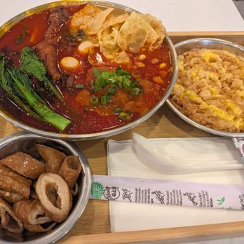 Lo Si Ding Noodle - Tomato + chicken feet bowl. With fried egg and intestines - Noodles Near Me - San Jose, California Lo Si Ding Noodle - Tomato + chicken feet bowl. With fried egg and intestines - Noodles Near Me - San Jose, California