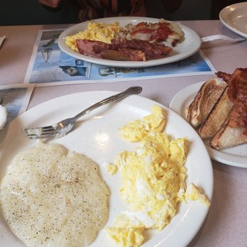 Capitol Pancake House - Breakfast - Breakfast & Brunch Near Me - Williamsburg, Virginia