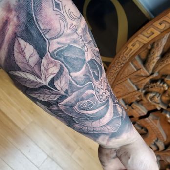 Holistic Ink - Tattoo Near Me - Boston, Massachusetts
