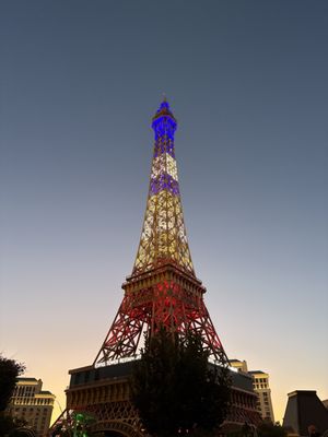 Pool a Paris by null