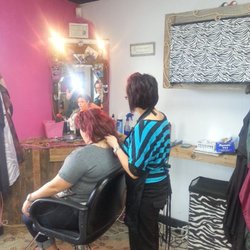 Cowboys & Divas Salon Nails & Day Spa