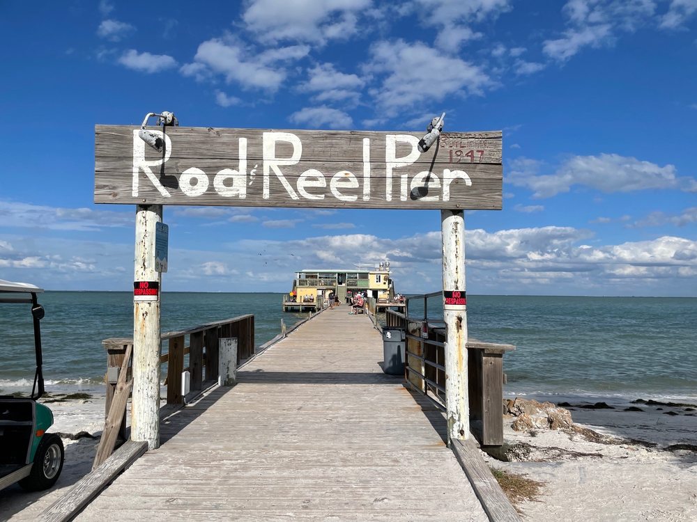 Rod & Reel Pier