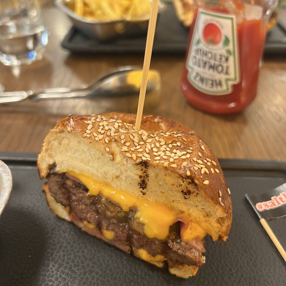 Nusr-Et Steakhouse - Beef Burger steak - Steakhouses Near Me - Istanbul, 34 Nusr-Et Steakhouse - Beef Burger steak - Steakhouses Near Me - Istanbul, 34