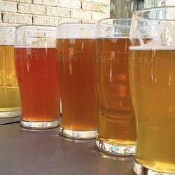 Brasserie Éléments - Photo by my friend @marty_andthe_craftbeer when we went together that night!