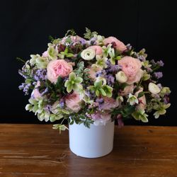 Michael George Flowers - Soft delicate colors