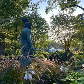 Dixon Gallery & Gardens - Museums Near Me - Memphis, Tennessee
