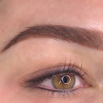 Amanda Lesmes - Freshly done brows and top/bottom eyeliner - Eyelash Service Near Me - Charlotte, North Carolina