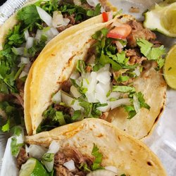 Don Chingon Tacos and Ceviche - Barbacoa and carne sada tacos