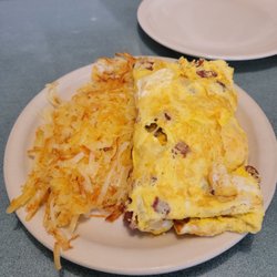 Pappy's Restaurant - The bait n switch omlete....inside was rotten Avocado.