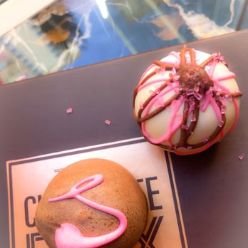 The Chocolate Box - Strawberry chocolate dreams to all! - Desserts Near Me - Las Vegas, Nevada The Chocolate Box - Strawberry chocolate dreams to all! - Desserts Near Me - Las Vegas, Nevada