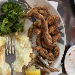 Hack-Ma-Tack Inn & Restaurant - Frog Leg Meal