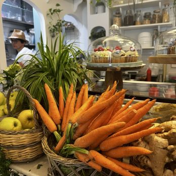 Casa e Bottega - Inside - Gluten-Free Near Me - Positano, SA Casa e Bottega - Inside - Gluten-Free Near Me - Positano, SA