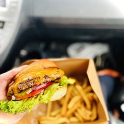 Heretic Brewery and Distillery - Chef's Classic Cheeseburger = so so good