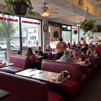 Sammys Kitchen - diners sitting at tables in a restaurant - Breakfast & Brunch Near Me - Rehoboth Beach, Delaware