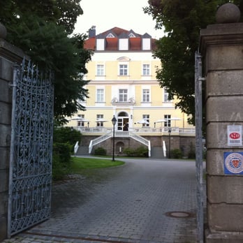 Schloss Schwarzenfeld - Hotels Near Me - Schwarzenfeld, BY Schloss Schwarzenfeld - Hotels Near Me - Schwarzenfeld, BY