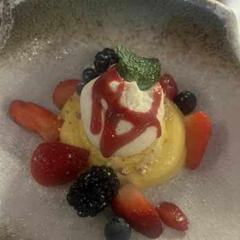 Petterinos - Lemon tart - American Near Me - Chicago, Illinois Petterinos - Lemon tart - American Near Me - Chicago, Illinois