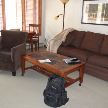 Boulder Brook - living room - Hotels Near Me - Estes Park, Colorado Boulder Brook - living room - Hotels Near Me - Estes Park, Colorado