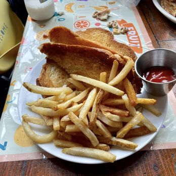 matchbox - "Grilled Cheese" (challah bread, butter, American cheese, French fries) - Kid's Menu - New American Near Me - Washington, DC, District of Columbia
